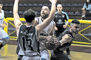 Φάση από την άνετη νίκη του «Ηράκλειο» ΟΑΑ επί της Άσκηση