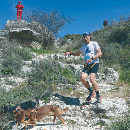  Και σκυλιά συμμετείχαν στο Karteros Run
