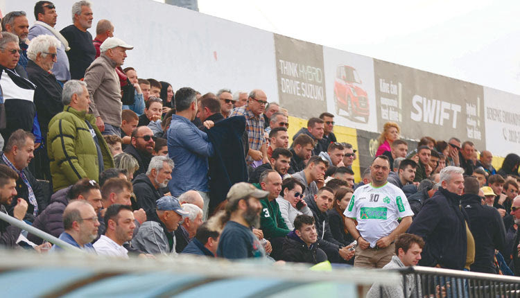  Κατάμεστες από κόσμο οι κερκίδες στο «Μαρτινέγκο»