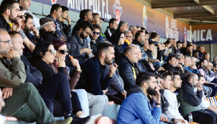 Αρκετός κόσμος παρακολούθησε το ματς του Αλμυρού με τον Πόρο