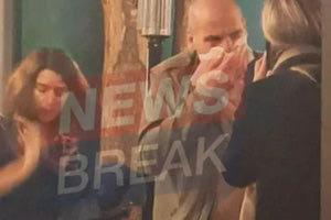 Ο Γ. Βαρουφάκης μετά την επίθεση που δέχτηκε