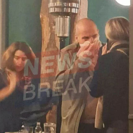 Ο Γ. Βαρουφάκης μετά την επίθεση που δέχτηκε