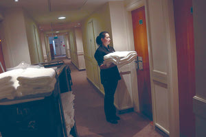 ΦΕΚ: Εργαζόμενοι από τρίτες χώρες θα καλύψουν τα κενά στα ξενοδοχεία