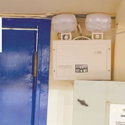 Αντικαθίστανται τα φώτα ασφαλείας στο «Λίντο»