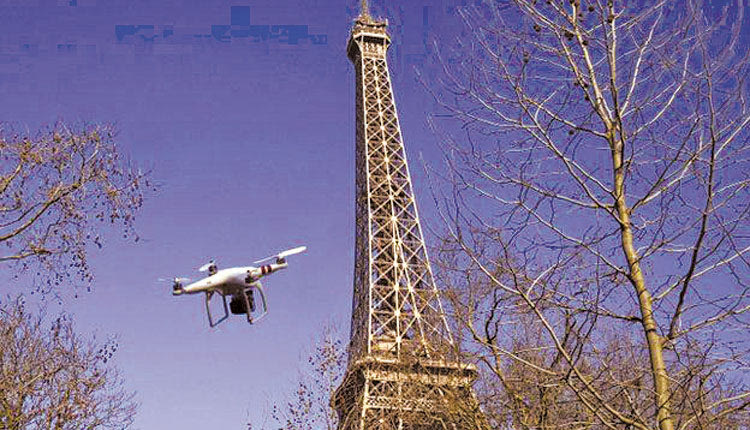 Φοβούνται τα drones στο Παρίσι