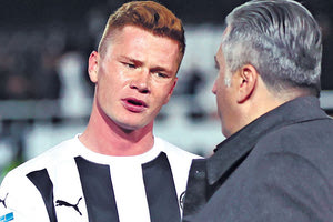 Ο Μπούσης τα λέει με τον Γκρόνινγκ