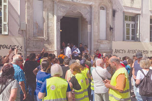 Η μάχη των συμβασιούχων και η αγωνία των ΟΤΑ