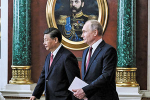 Ο Σι Τζινπίνγκ αναφέρθηκε χθες, Τρίτη 31/3, από τη Ρωσία στην «προτεραιότητα» που δίνει στις «στρατηγικές» σχέσεις μεταξύ Μόσχας και Πεκίνου, τονίζοντας έτσι το πνεύμα συνεννόησης μεταξύ του ιδίου και του Βλαντίμιρ Πούτιν απέναντι στη Δύση εν μέσω σύγκρουσης στην Ουκρανία.