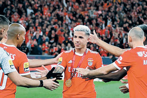 Η ομάδα της Λισαβόνας, όπως αναφέρει η εξειδικευμένη ιστοσελίδα της Αργεντινής  marketing registrado, έχει βάλει στα ταμεία της την τελευταία δεκαετία 543 εκατ. ευρώ από παραχωρήσεις αστεριών της, ανάμεσά τους τον Ζοάο Φελίξ και πρόσφατα τον Έντσο Φερνάντες.