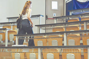 Για κάθε 100 φοιτητές που εισάγονται κάθε χρόνο στα ΑΕΙ αποφοιτούν 52