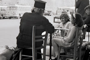 ΦΩΤΟΗΜΕΡΑΣ: Δεκέμβριος 1970, Κρήτη, Ηράκλειο, σταθμός υπεραστικών λεωφορείων ΚΤΕΛ (φωτογράφος: Steven de Laet).