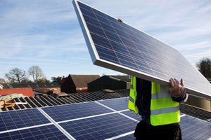 Εντός Απριλίου η πλατφόρμα για τα «Φωτοβολταϊκά στη Στέγη»