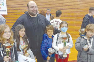 Από τις απονομές στους σκακιστές του οφη