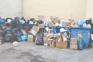 Μπλόκο και στα σκουπίδια