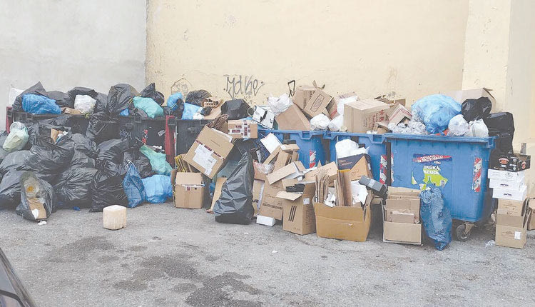 Μπλόκο και στα σκουπίδια