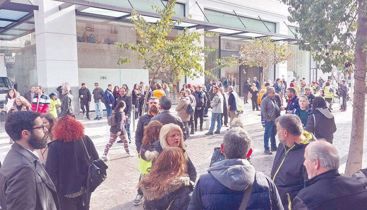 Σήμερα το απόγευμα πραγματοποιείται Γενική Συνέλευση στο Εργατικό Κέντρο για τις εξελίξεις στο θέμα των συμβασιούχων