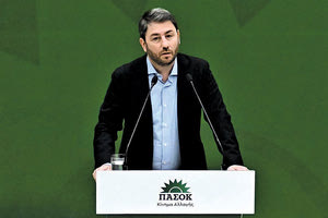 ΣΚΛΗΡΗ ΑΠΑΝΤΗΣΗ ΑΝΔΡΟΥΛΑΚΗ «Δεν υπάρχει πρωθυπουργός Χ»