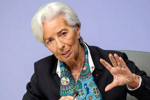 Η πρόεδρος της Ευρωπαϊκής Κεντρικής Τράπεζας, Κριστίν Λαγκάρντ, τραυματίστηκε ελαφρά σε τροχαίο ατύχημα την περασμένη Παρασκευή.