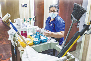 Οι μεγαλύτερες ελλείψεις αφορουν σε καμαριέρες, σερβιτόρους, βοηθούς σερβιτόρων, ρεσεψιονίστ, λαντζέρηδες και τεχνικούς