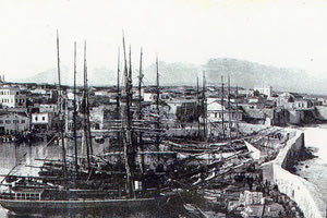 ΦΩΤΟΗΜΕΡΑΣ: Άποψη του λιμένα Ηρακλείου (φωτογραφία Mπεχαεδδίν).