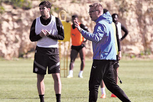 Ο Νταμπράουσκας με τον Μπάκιτς που επέστρεψε