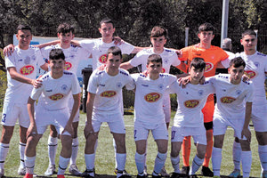 Η Μικτή ΕΠΣΗ Κ-16 όπως παρατάχθηκε κόντρα στο Λασίθι