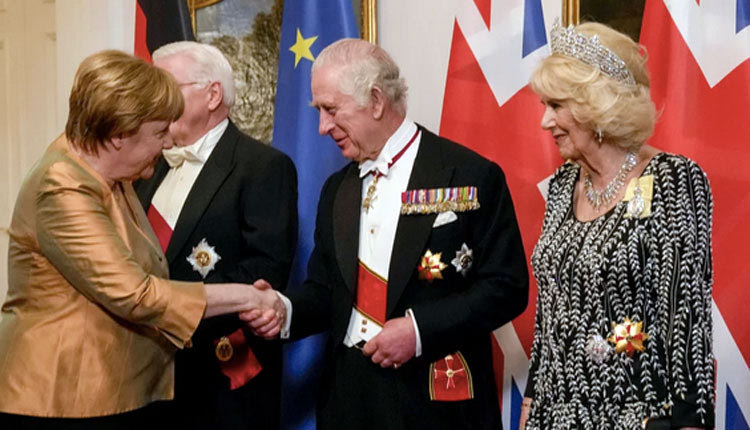 Την πρώτη του επίσημη επίσκεψη ως βασιλιάς πραγματοποίησε ο Κάρολος συνοδευόμενος από τη σύζυγό του, Καμίλα, στη Γερμανία