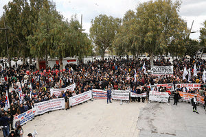 συγκεντρώσεις διαμαρτυρίας σε Ηράκλειο στην 24ωρη απεργία που είχαν κηρύξει ΓΣΕΕ και ΑΔΕΔΥ