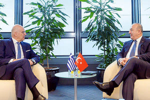 συνάντησης του Έλληνα υπουργού Εξωτερικών Νίκου Δένδια με τον Τούρκο ομόλογό του Μεβλούτ Τσαβούσογλου