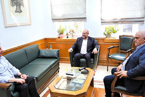 Συνάντηση Αρναουτάκη με τον πρόεδρο του ΕΚΑΒ