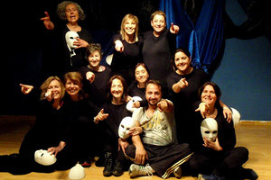 Η θεατρική ομάδα του Συλλόγου Γυναικών Βριτόμαρτυς «Τυχαία βρεθήκαμε»