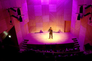 Ο εξαίρετος   βιολονίστας Γιάννης Μαγειρόπουλος