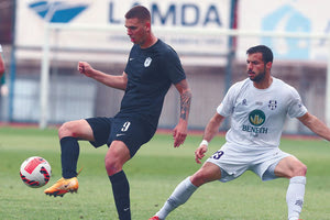 Μάρκοβιτς (αριστερά) και Πατάπης σε στιγμιότυπο από το χθεσινό ματς της Ν. Σμύρνης