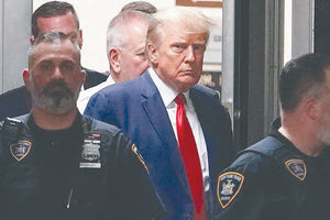 ΔΙΚΑΣΤΗΡΙΟ ΜΑΝΧΑΤΑΝ: 34 κατηγορίες για τον Τραμπ