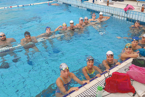 Η ομάδα των «Δελφινιών» που συμμετείχε στους αγώνες