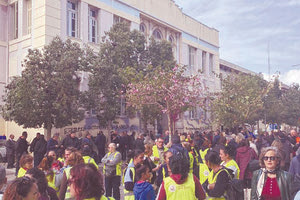 ΤΙ ΘΑ ΚΑΝΕΙ Η ΛΟΤΖΙΑ ΓΙΑ ΝΑ ΑΠΟΦΥΓΕΙ ΤΗΝ ΚΑΤΑΡΡΕΥΣΗ Άνοιξε η… κερκόπορτα και φεύγουν οι συμβασιούχοι