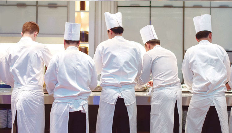 Ο ξενοδοχειακός κλάδος έχει 4.000 κενές θέσεις