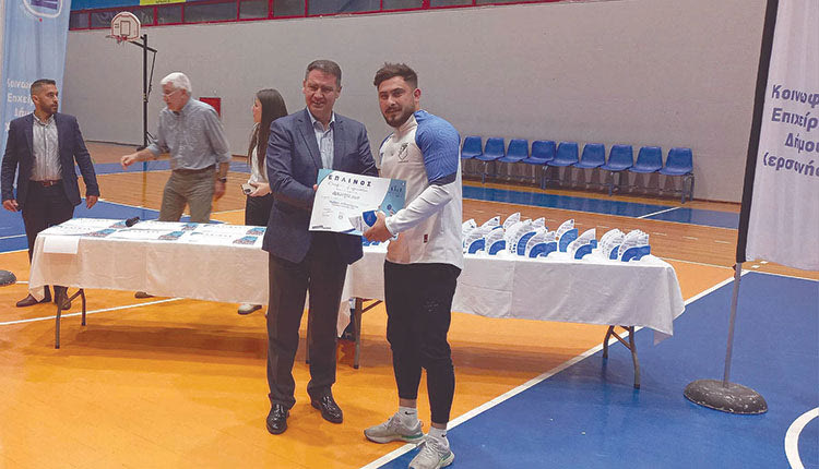 Ο δήμαρχος Χερσονήσου κ. Σέγκος βράβευσε τους κορυφαίους αθλητές της περιοχής