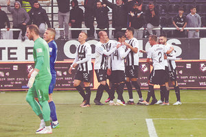 Μόλις την 3η φετινή εντός έδρας νίκη πανηγύρισαν οι ποδοσφαιριστές του ΟΦΗ