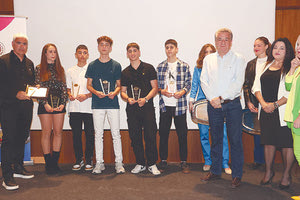 Ο κ. Αρναουτάκης στη βράβευση των αθλητών στίβου Κρήτης