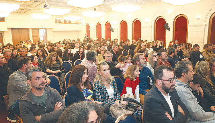  Αρκετός κόσμος στην εκδήλωση των κορυφαίων της ΕΑΣ Στίβου Κρήτης