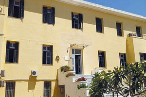 Η πτώση των σοβάδων έφερε... μεταστέγαση για τα 18 κορίτσια της δομής του Πόρου