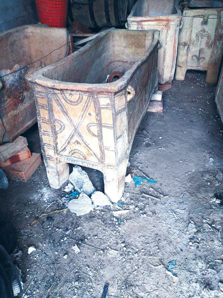 Τα αρχαία που κατείχαν οι συλληφθέντες