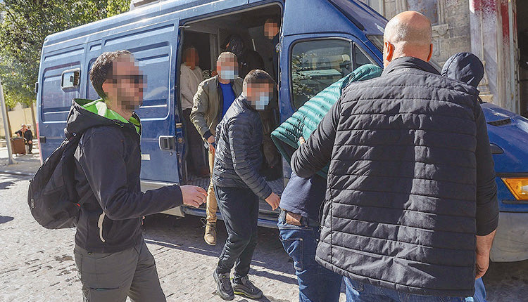 Από τους 7 συλληφθέντες οι 3 διώκονται για συγκρότηση εγκληματικής οργάνωσης