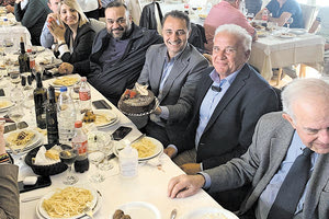 Μεγάλη θεομητορική γιορτή χθες, της Ζωοδόχου Πηγής και ήταν η γιορτή των εργαζομένων της ΔΕΥΑΗ την οποία τίμησαν με μια σεμνή εκδήλωση.