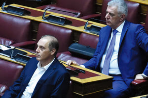 Μετά την ανακοίνωση της Ελληνικής Λύσης, τα όργανα της οποίας αποφάσισαν να «εξορίσουν» σε διαφορετική εκλογική περιφέρεια από εκείνη που εκλέχθηκαν στις κάλπες του 2019 τους βουλευτές, τα ονόματα των οποίων ήταν σε δημοσιεύματα περί αποστασίας, προκειμένου να σπάσει η γραμμή της μη συνεργασίας του κόμματος Βελόπουλου για τον σχηματισμό κυβέρνησης, ο κ.Μυλωνάκης δίνει τη δική του απάντηση.