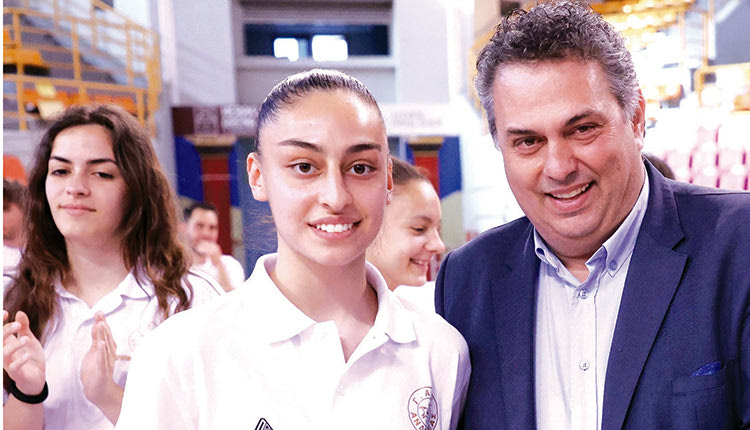 Ο κ. Πιτσούλης με την Γιαπιτζόγλου του Ανδρογέα