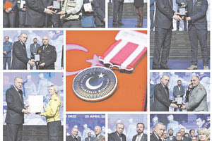 Την ελληνική ομάδα έρευνας και διάσωσης ΕΜΑΚ - ΕΚΑΒ και τον πυραγό Θωμά Κρικέλλη βράβευσε ο Τούρκος πρόεδρος, Ρετζέπ Ταγίπ Ερντογάν