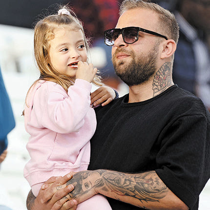   Μικροί φίλοι του ΟΦΗ   στο γήπεδο