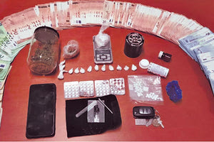 Ηράκλειο: Με κόκα και χιλιάδες ευρώ σε μετρητά συνελήφθη νεαρός επιχειρηματίας 